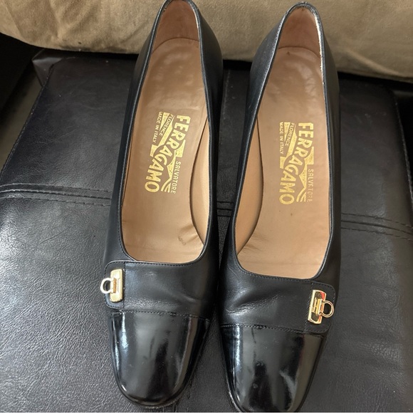 Salvatore Ferragamo Cap Toe Gancini Icon Heels Size 7.5 Narrowest DF 67R - Picture 10 of 12